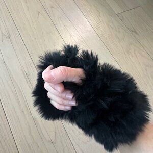 Jocelyn Black Fur Gloves